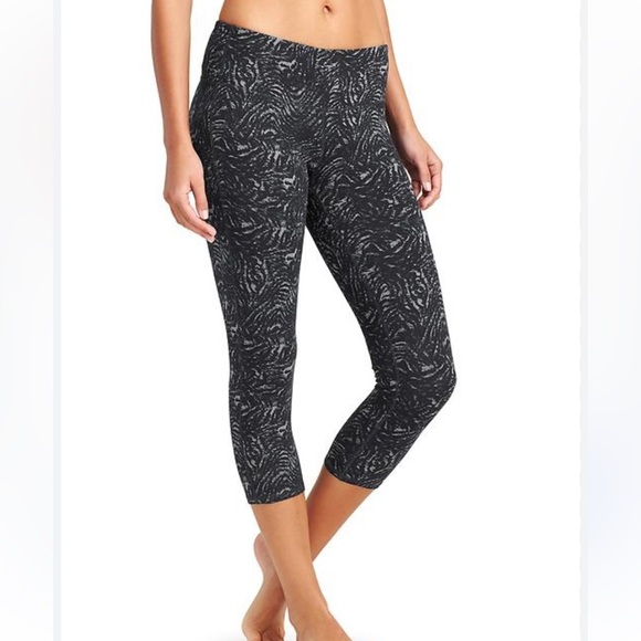 Athleta Zebra Chaturanga Capri Pattern Grey Active Legging Tight Size Medium - Picture 1 of 6